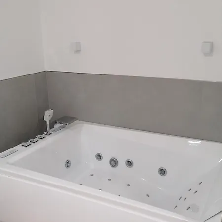 Dell'ova 98 Guest house